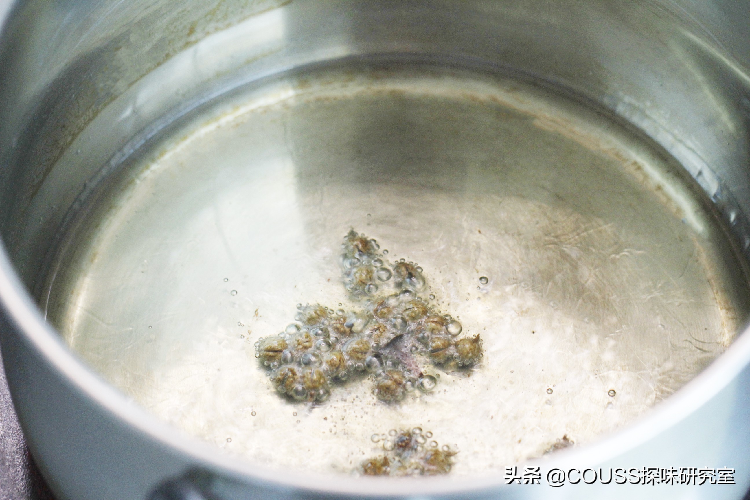 烤全鸡能烤熟吗,碳烤全鸡外脆里嫩