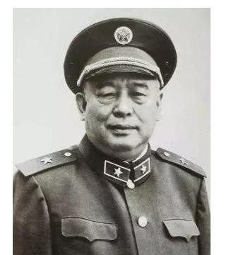 唯一担任过副总理的开国中将,毛*东泽**称其为帅才,周恩来苦撑危局的左膀右臂