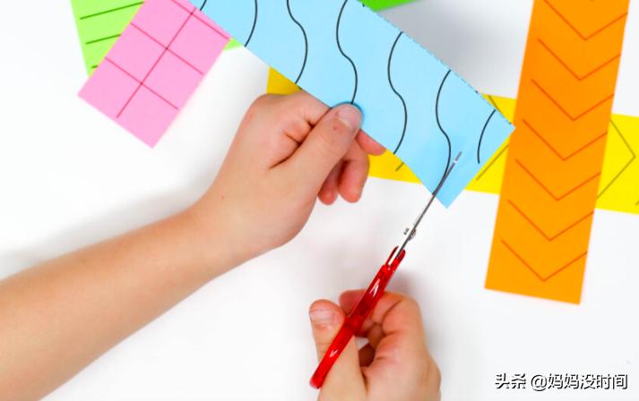 孩子写字不认真歪歪扭扭的怎么办,孩子写字不按笔画笔顺怎么办