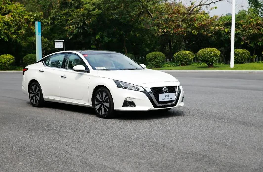 日产也放下了“面子”!天籁一口气跌3.5万,30天卖9664辆