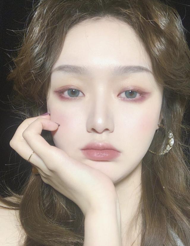 李佳琦阿玛尼和tf粉底液哪个好用,李佳琦阿玛尼大师粉底液