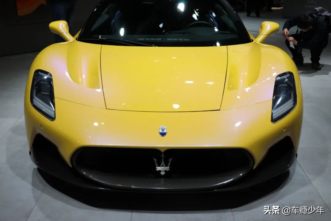 玛莎拉蒂mc20全新最低落地价格,售价210万元玛莎拉蒂mc20全球首发