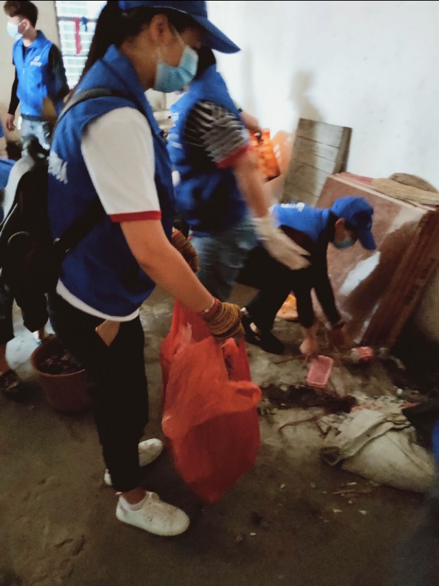 广东万达国旅湛江,万达国旅扶贫助困活动