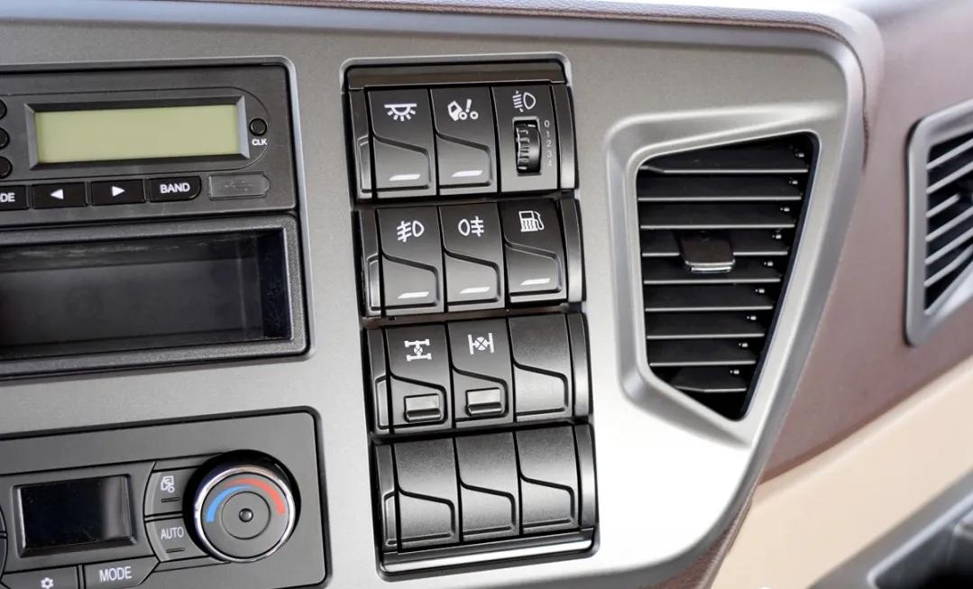 解放jh6卓越版自动挡国六牵引车,解放jh6牵引车卓越版国六自动挡