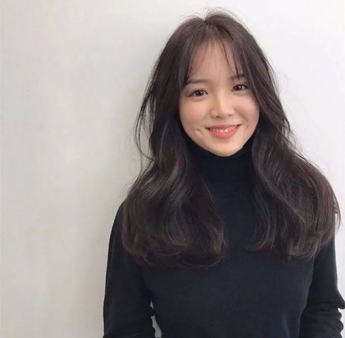 脸型长脖子长适合剪短发,脸型比较小适合剪短发吗