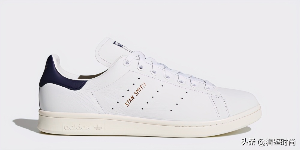 阿迪黑色男士运动鞋,阿迪达斯最新款运动鞋男款