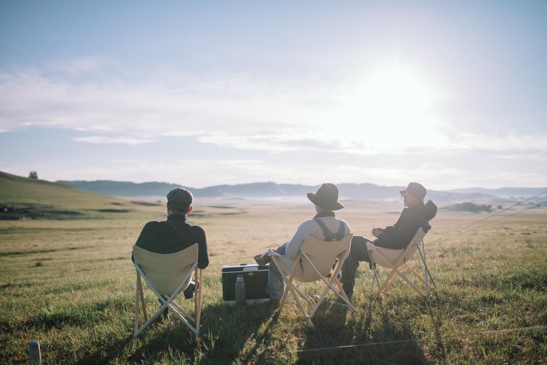拥有这21件高颜值户外装备,让我们的草原野餐会像家里般优雅