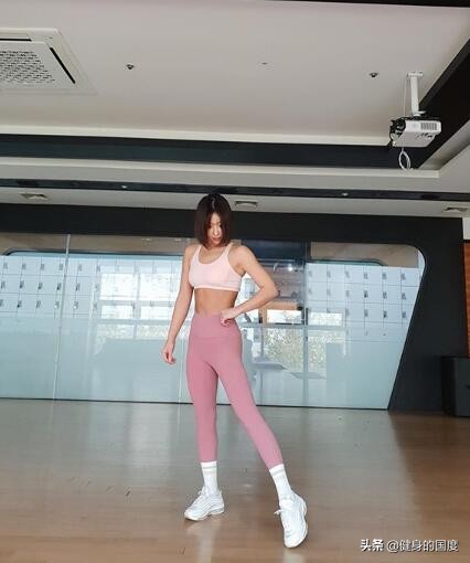 大腿内侧紧致训练10个动作,睡前10分钟紧致动作