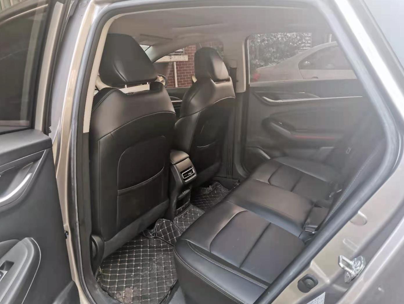 长安逸动plus夜间驾驶第一视角,长安逸动plus1.6l驾驶感受