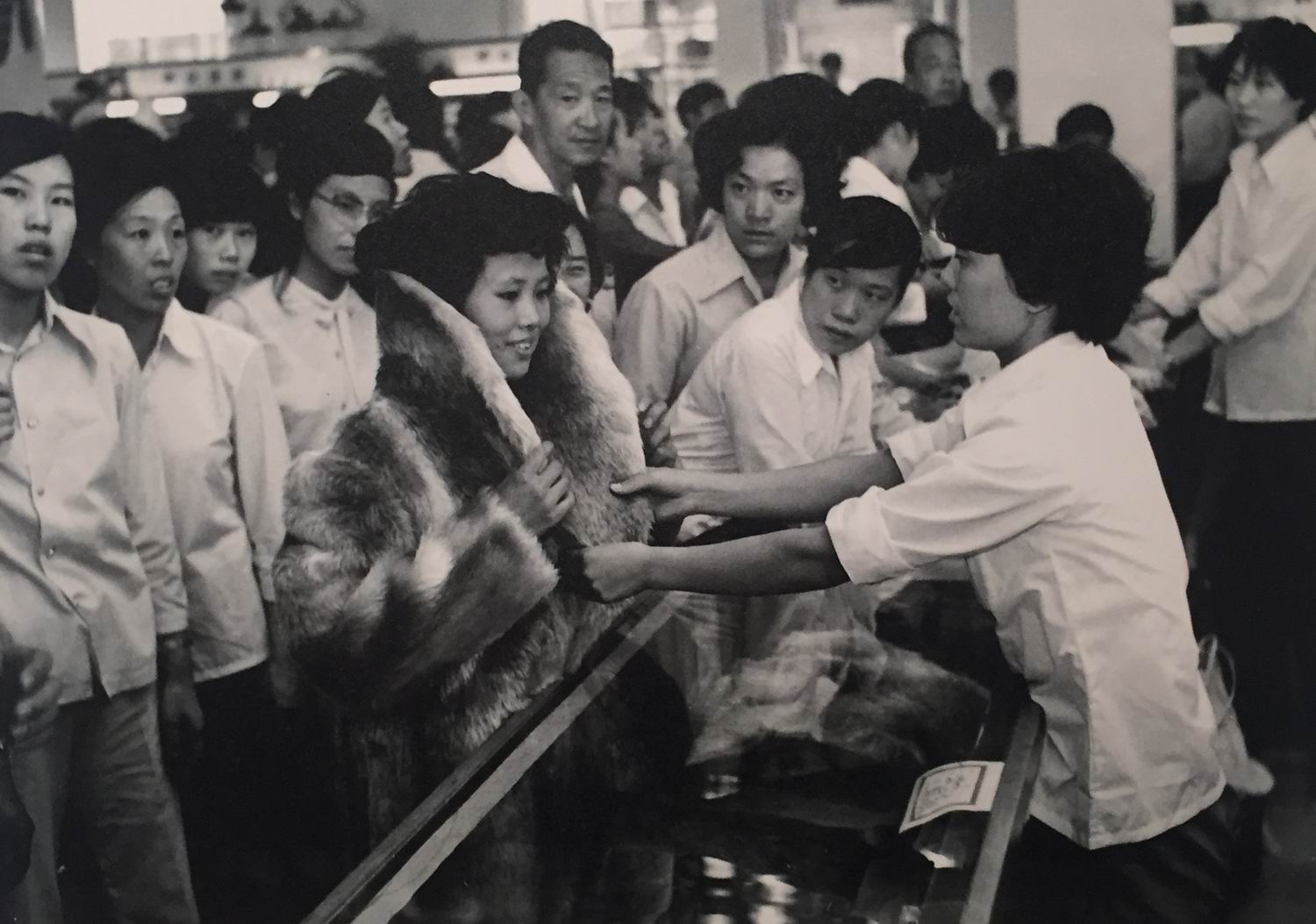 消失的国营委托店:80年代可以买到二手自行车手表,家具甚至钢琴