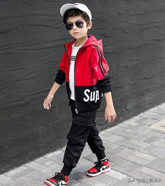 童装韩系风中大童,中大童装8-16岁运动衣