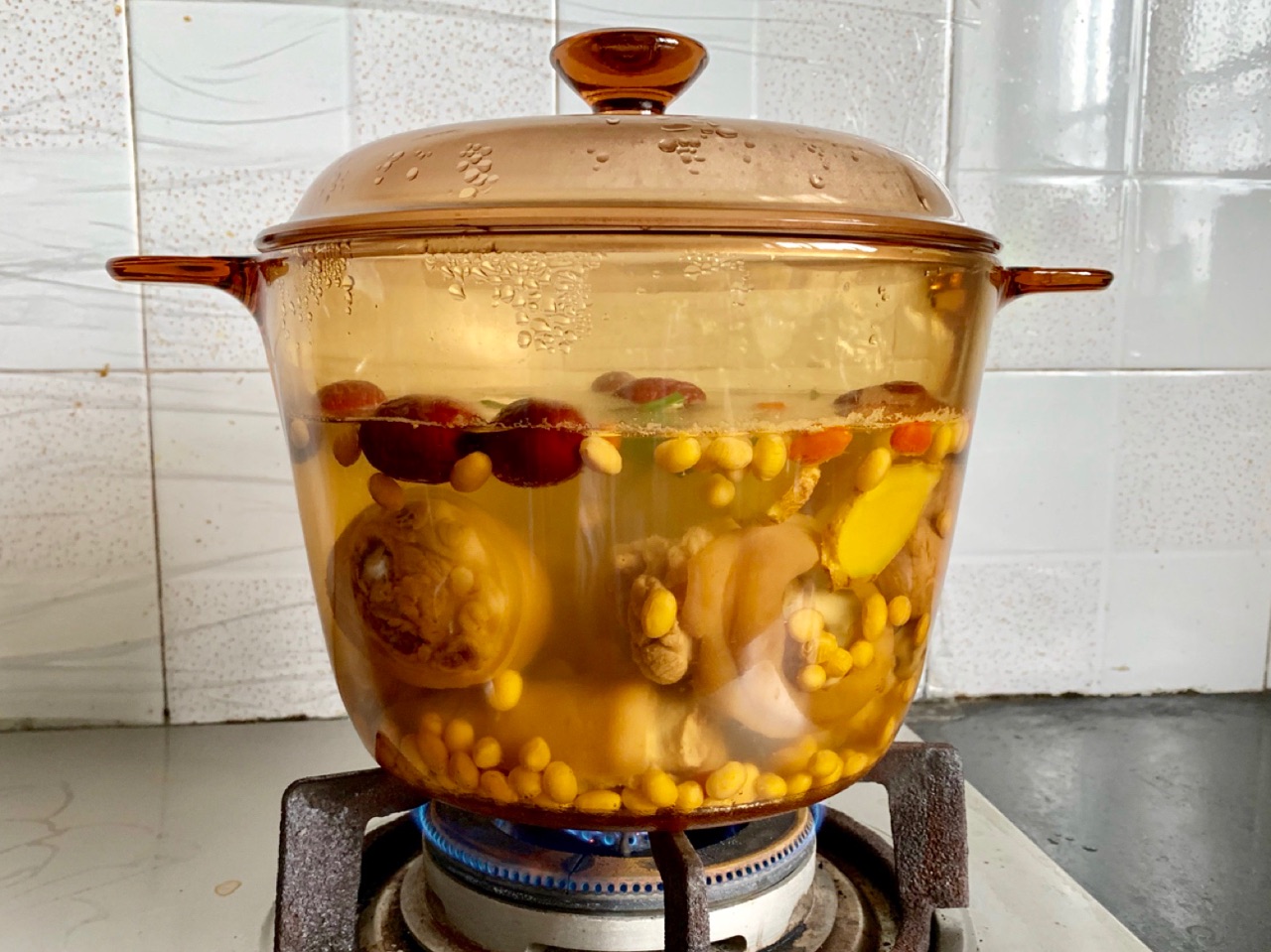 黄豆炖猪蹄清汤咸了又加了水,黄豆炖猪蹄酸甜味