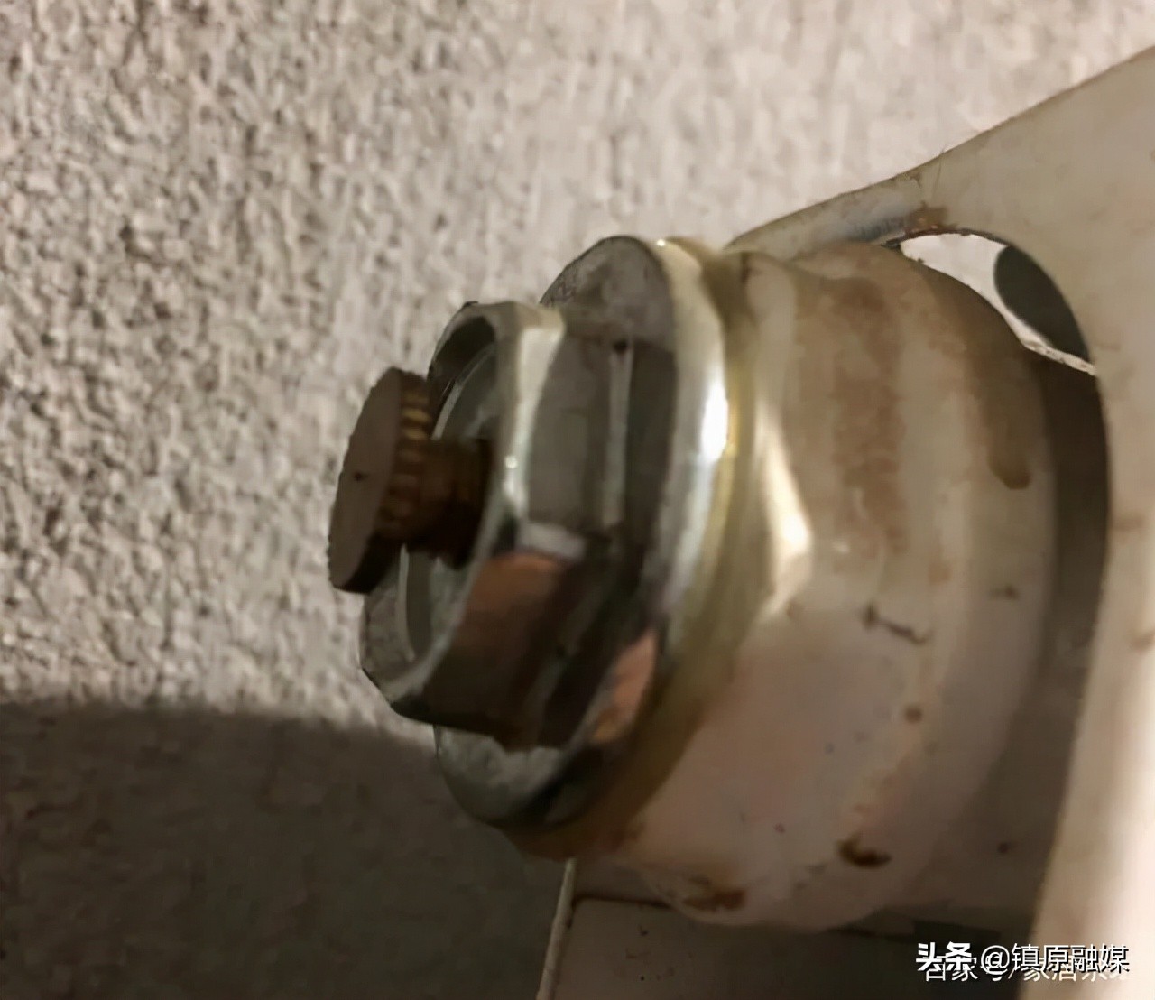 最后一组暖气片不热的处理方法,自采暖暖气片不热的处理方法