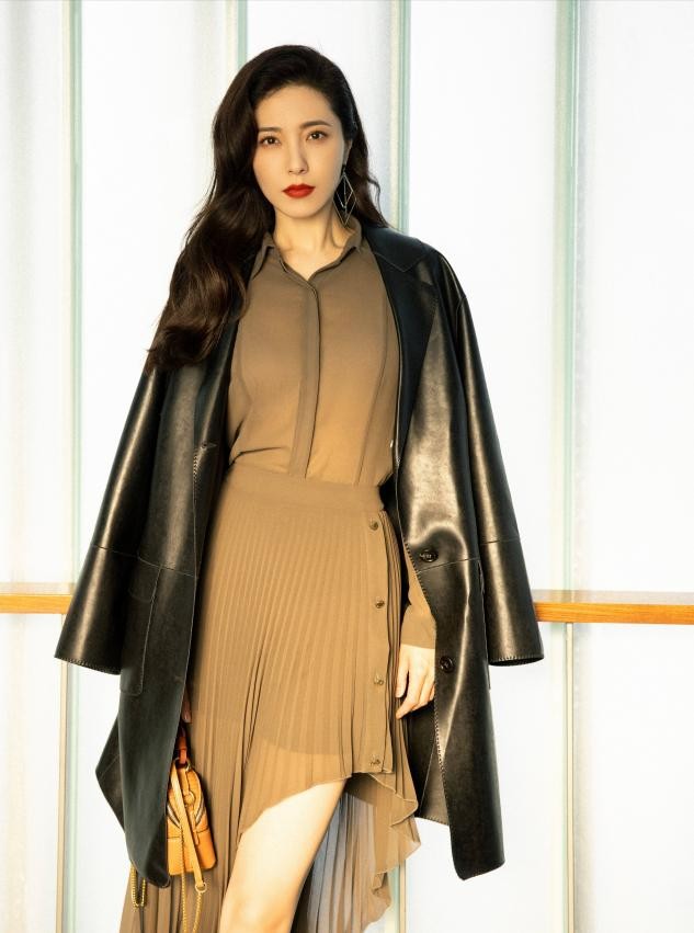 曾黎影视剧旗袍,曾黎旗袍打台球