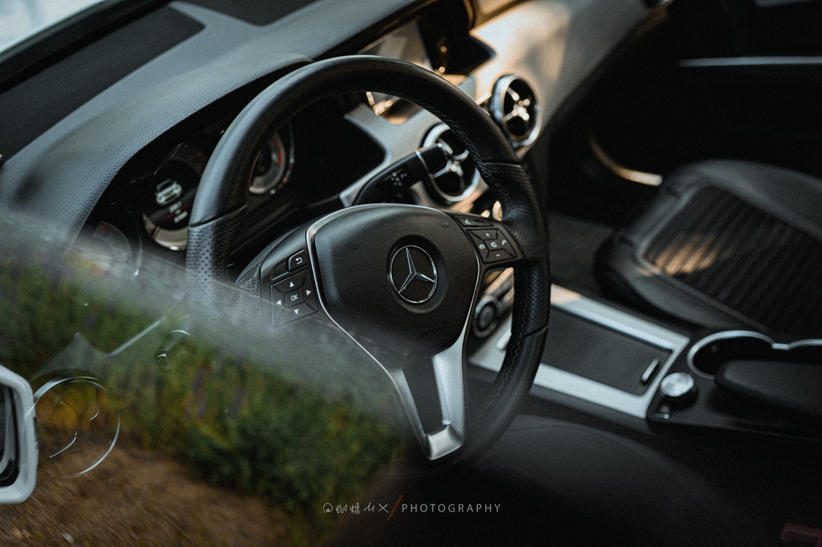 奔驰glk3003.0自然吸气雪地测试,glk300露营