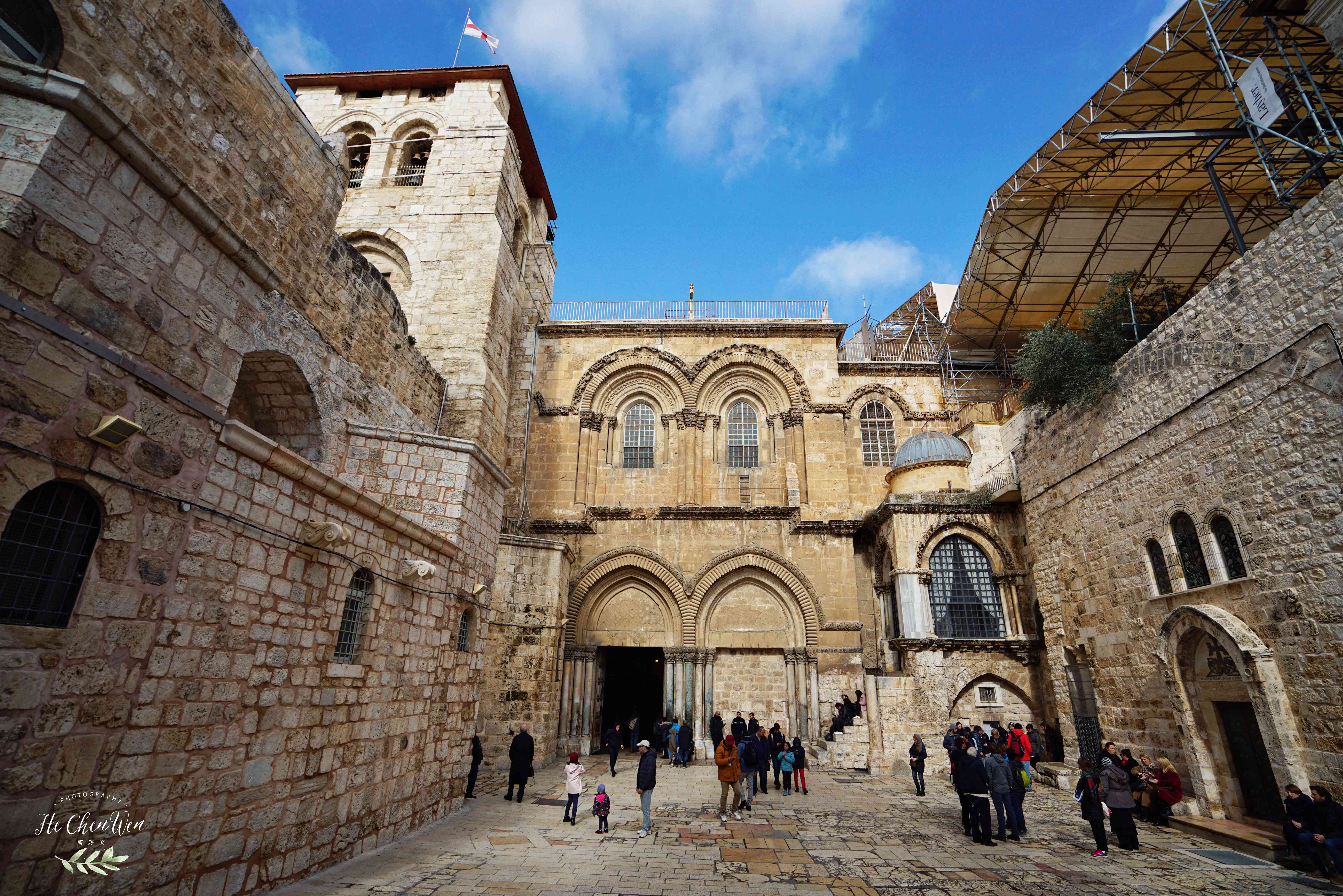 基督教圣地，耶稣在这里遇难、安葬、复活，信徒慕名而来