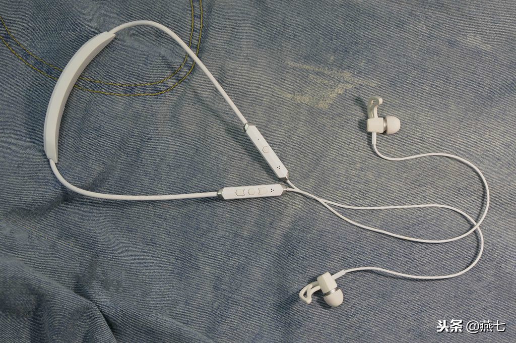 美国最新款的蓝牙耳机,国产可以媲美bose的蓝牙耳机