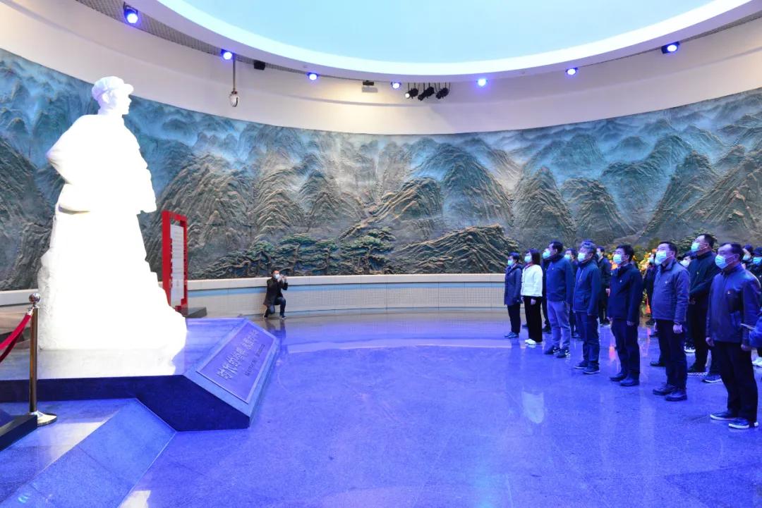 沈阳大东区人大常委会开展“寻百年足迹、展百年梦想”*党**史阵地学习活动