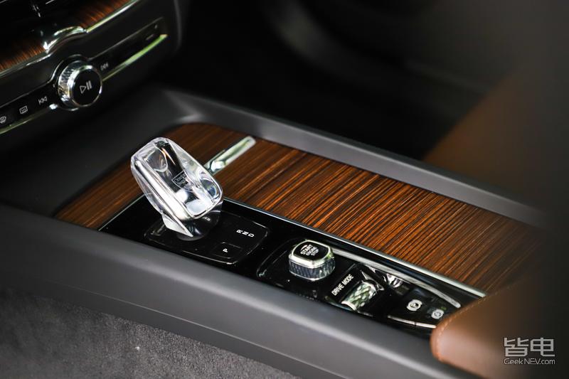 沃尔沃xc60插电混动2022年升级,沃尔沃xc60纯电值不值得买