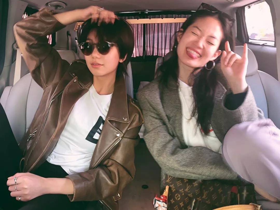 休闲羊毛绒厚外套怎么穿都好看,羊羔绒外套适合多大年纪穿女性