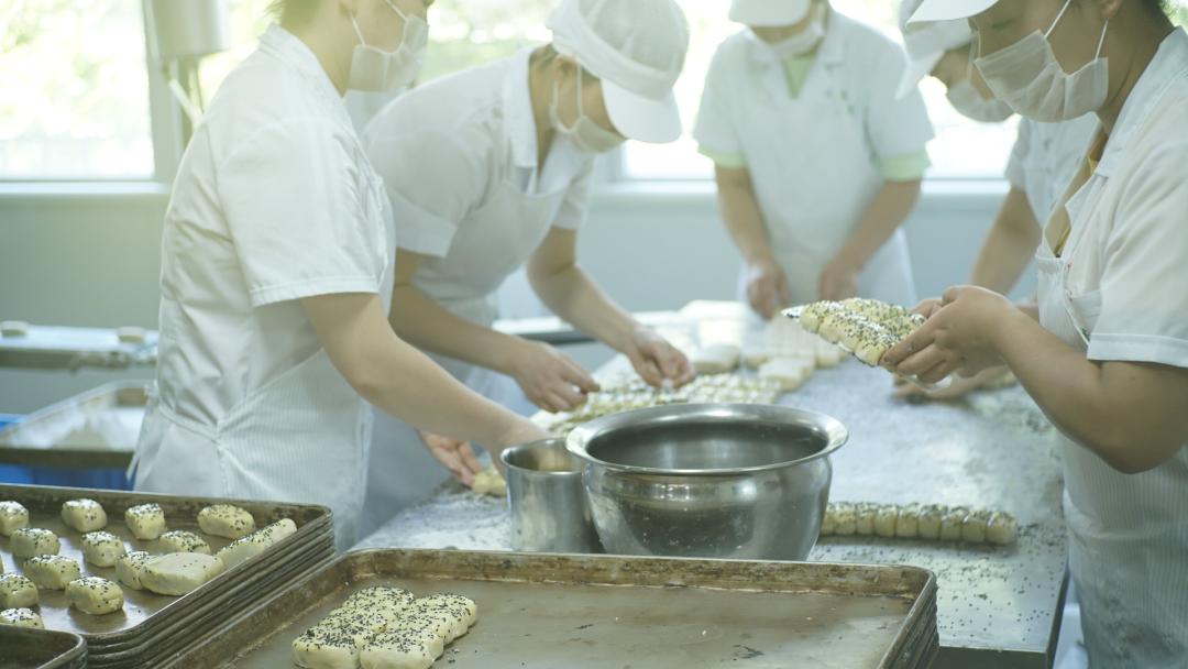 西安巷子里的糕点铺，背后藏着盛唐记忆，日产4000公斤不够卖