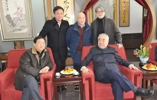 你如何看待范曾的这种书法用笔,范曾书法千里之行始于足下