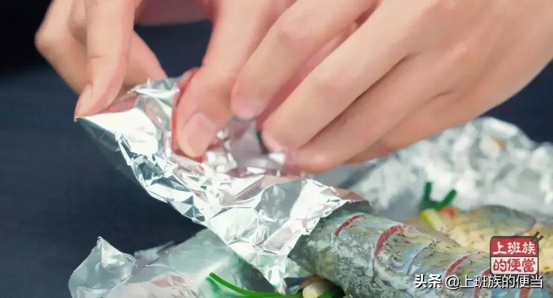 烤鱼不用锡纸的做法,烧烤烤鱼最简单的方法