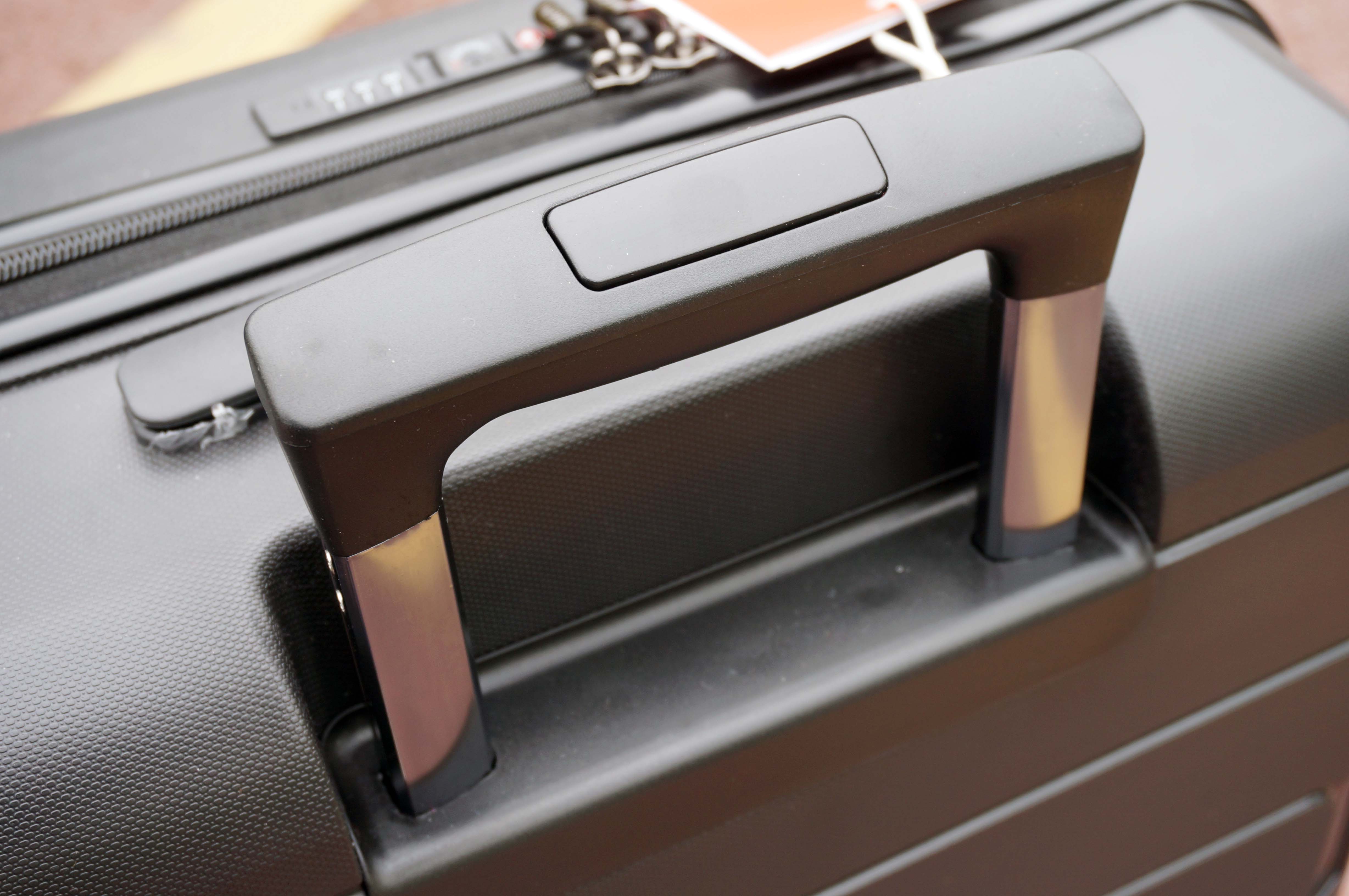 瑞士本土品牌swiza旅行箱好在哪,便携收纳拉杆箱