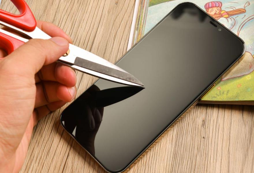 钢化膜可以既防窥又护眼吗,钢化膜真能防指纹