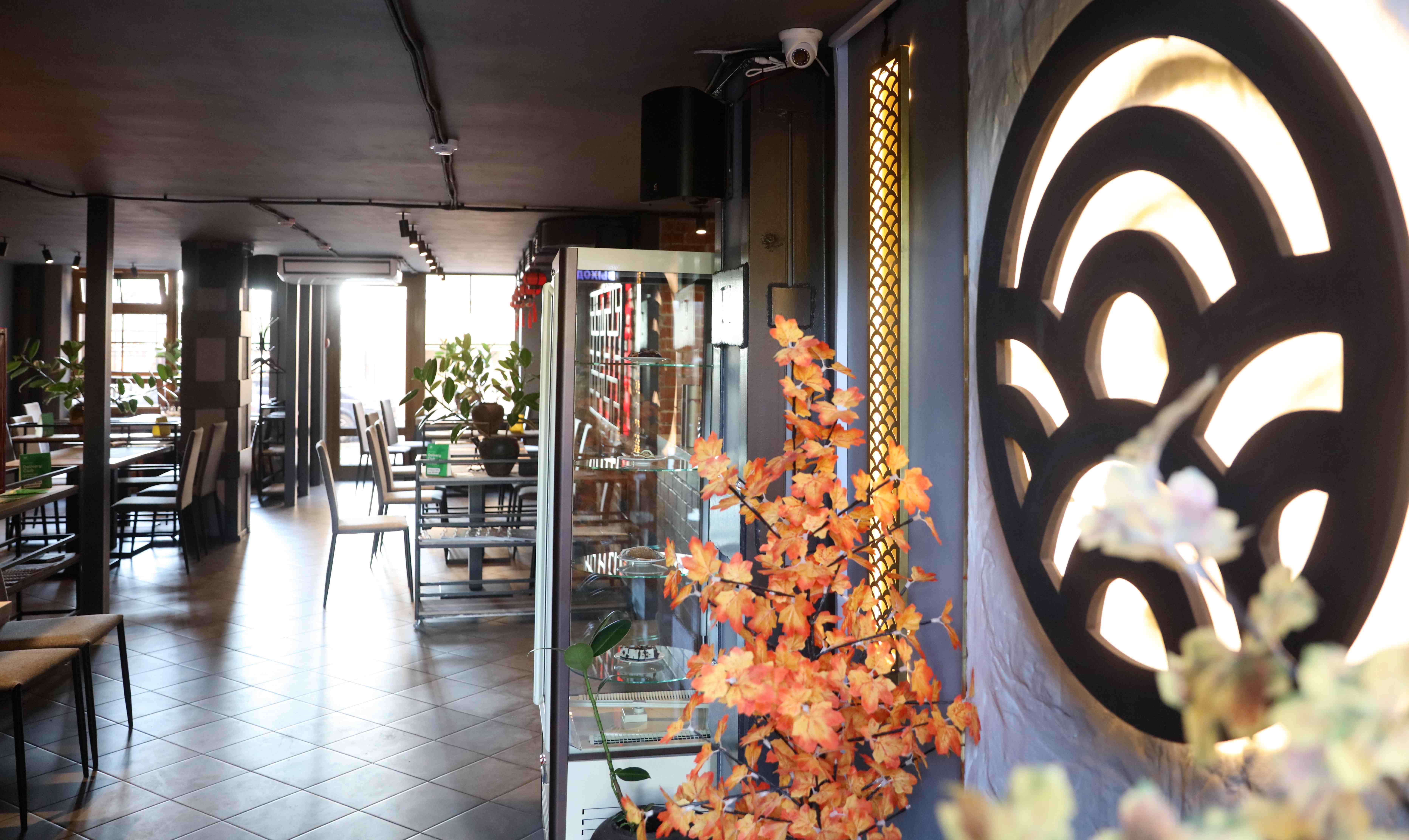 独家：他在莫斯科开中餐馆，摆平了黑白两道，但却没挺过疫情