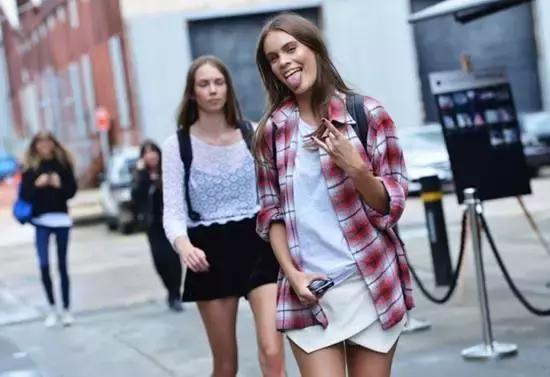 一件衬衫的100种生活,1件白色的衬衫