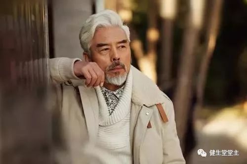 10分钟让你改善驼背拥有女神气质,成人学舞蹈可以改善驼背改变气质