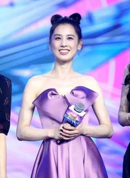 黄圣依紧身裙搭配图,黄圣依露脐装搭配图片