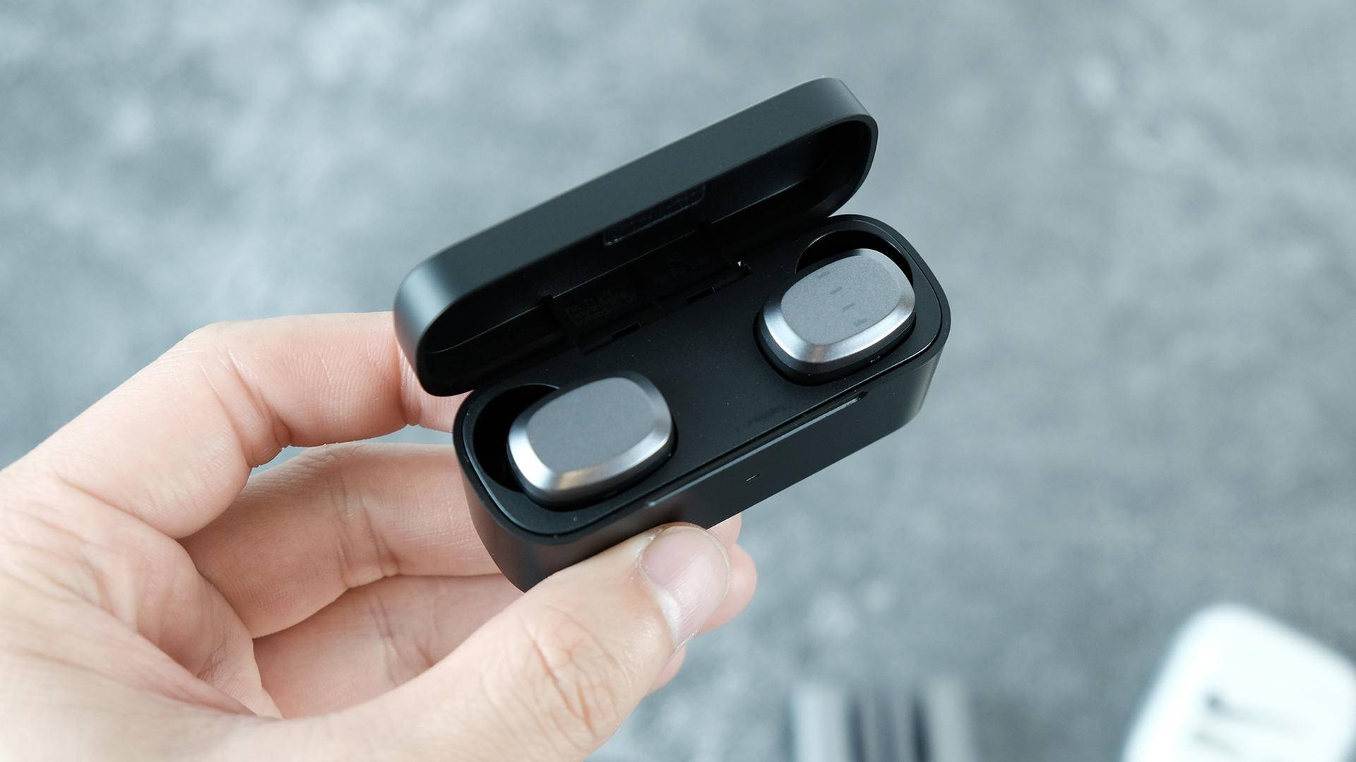 fiilt1lite测评是入耳的嘛,fiilt1和fiilt1lite耳机