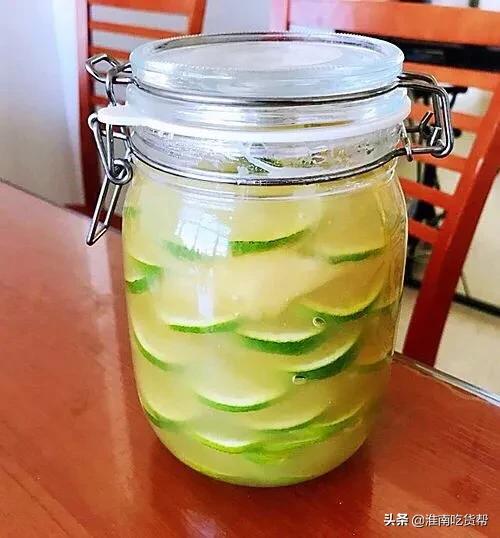 百香果柠檬蜂蜜夏天特饮,用柠檬蜂蜜百香果做夏日饮品