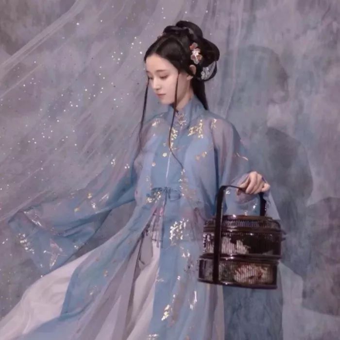 不染世俗的古风女头真人,有意境古风女头真人版