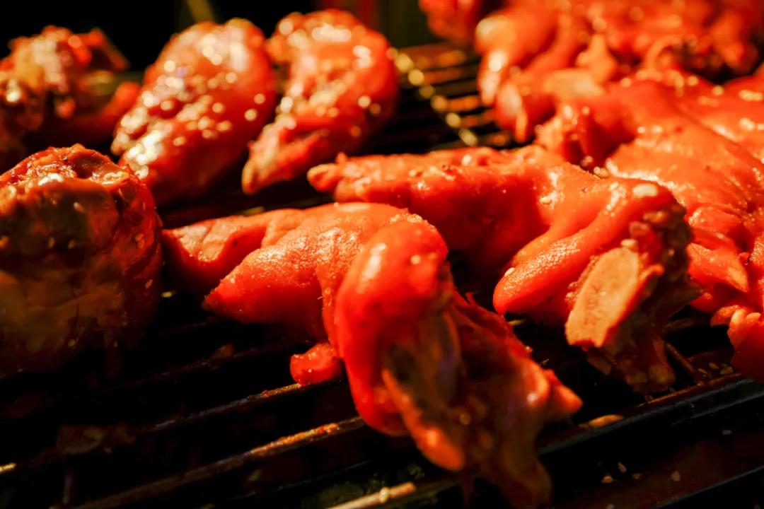 附近步行街美食推荐3-4人餐,人均30就能在江边尽享美食