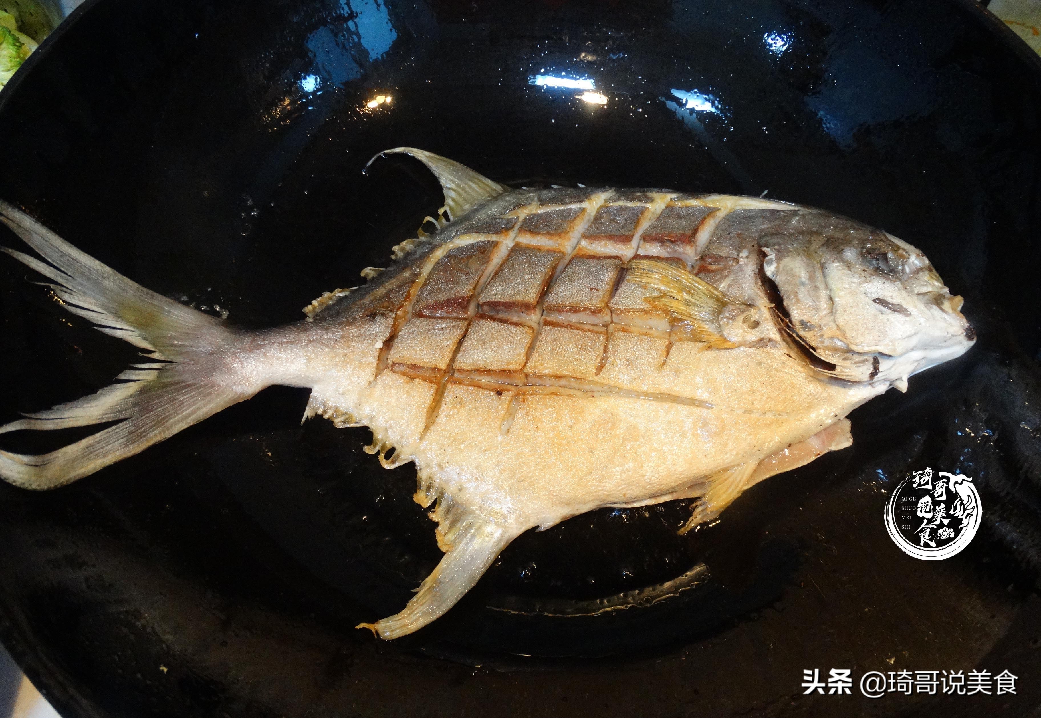煎鱼入味又不破皮全靠这招,煎鱼不粘锅不破皮的正确做法