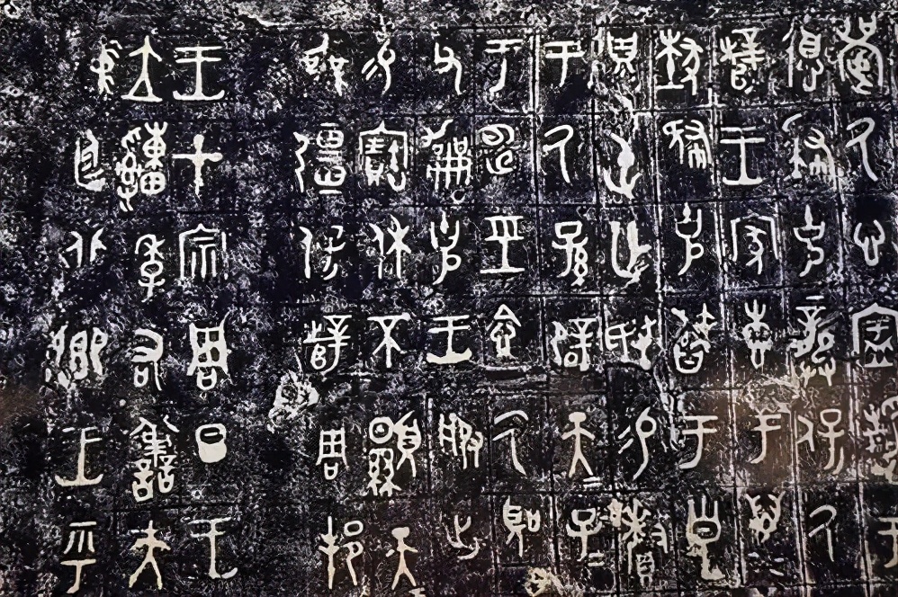 这两位的恩爱狗粮,我们甘拜下风