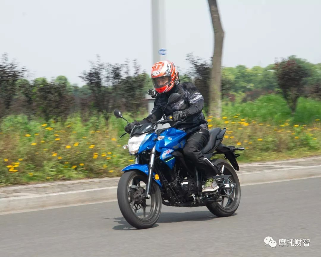 铃木155街车极客飒优缺点,铃木极客飒155nk和dl250加速