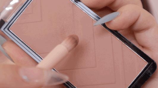 化了妆不敢出门,化了个妆不想出门了