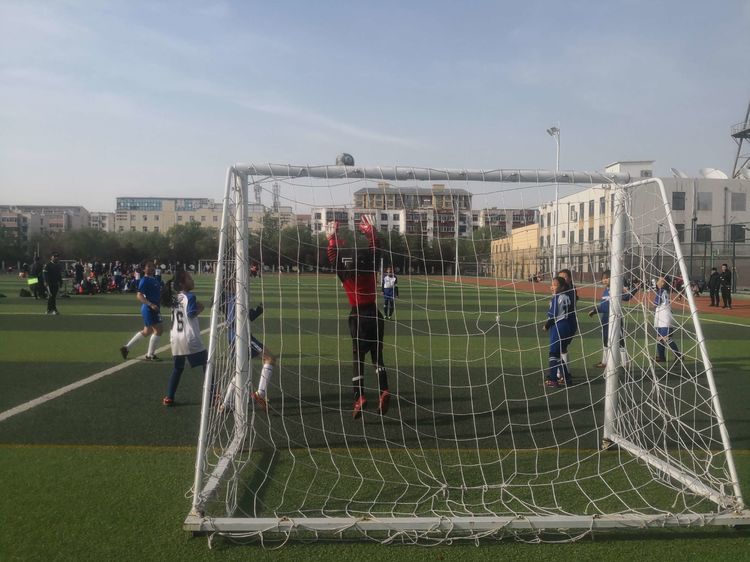 许昌市建设路小学在“市长杯”校园足球联赛中夺取男女生双冠军