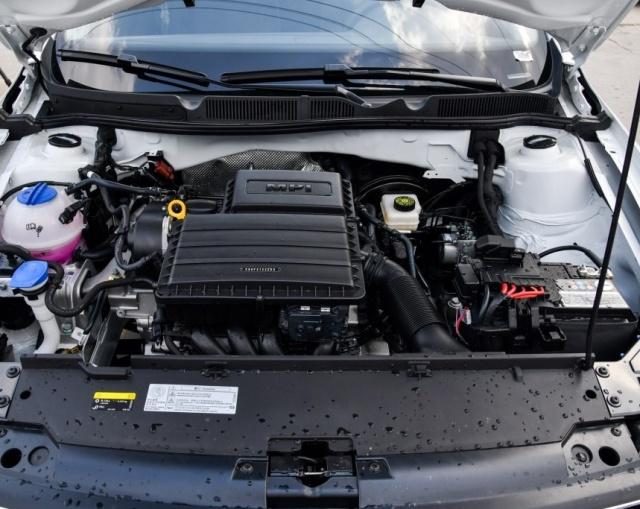 放弃了吉利帝豪，最后选大众宝来，快来听下车主的真实感受吧