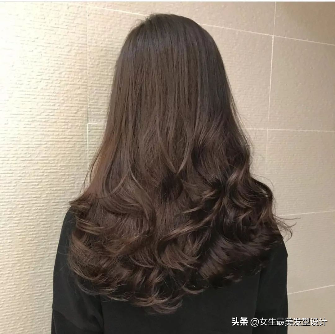 中长烫发洗发后怎么打理,中长法式烫发打理教程