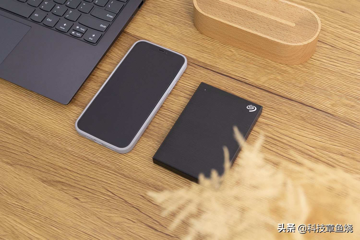 简单实用的移动硬盘,用起来最简单的移动硬盘