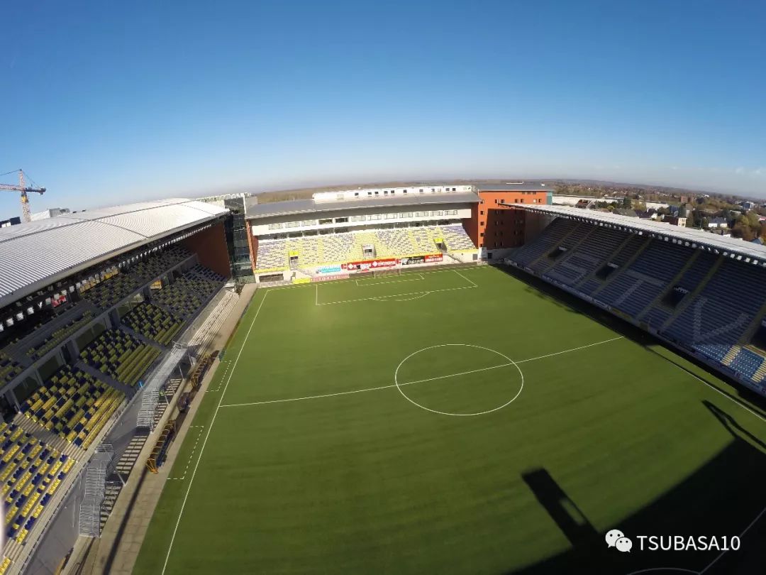 贩卖过黄片，指导过咪蒙，他帮助日本足球进军欧洲的中心