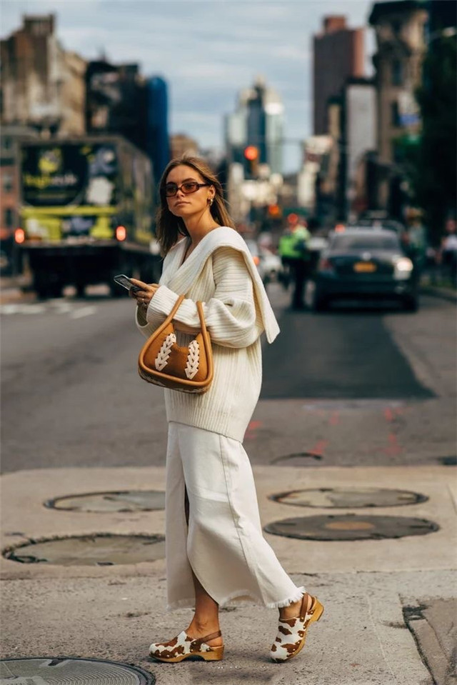 脚踝粗的女人夏天穿什么,如何穿衣显脚踝细