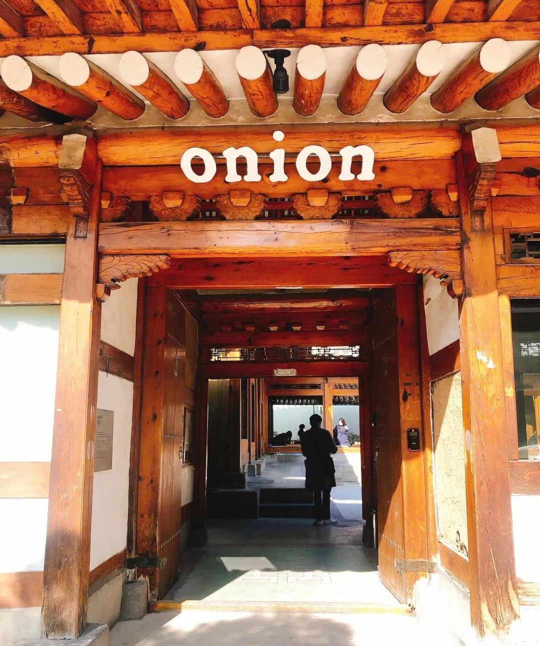 韩国网红设计师，把旧厂房改造成咖啡烘焙店，开这样的店真幸福