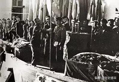 开国中将,长*途征**中打头阵失去左臂,困难之时受命石油部长,被毛*东泽**称为“帅才”