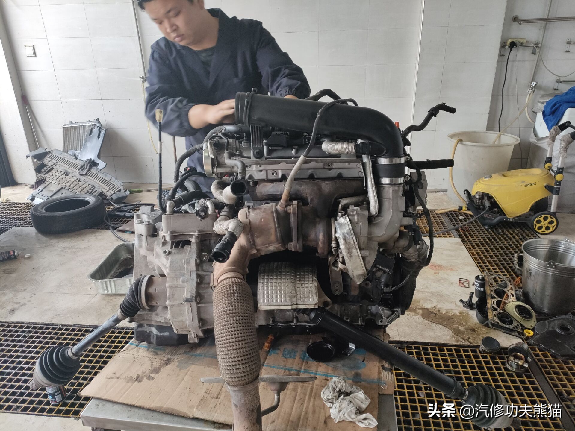 斯柯达昊锐烧机油维修视频,大众斯柯达昊锐1.8t烧机油